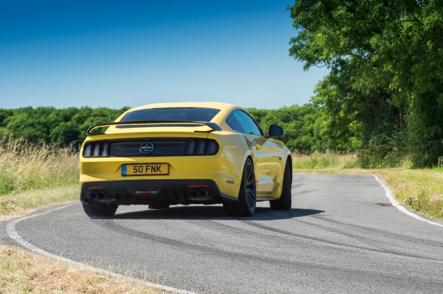  Ford Mustang CS700 by Clive Sutton 2016 года  (фото 6 из 19)